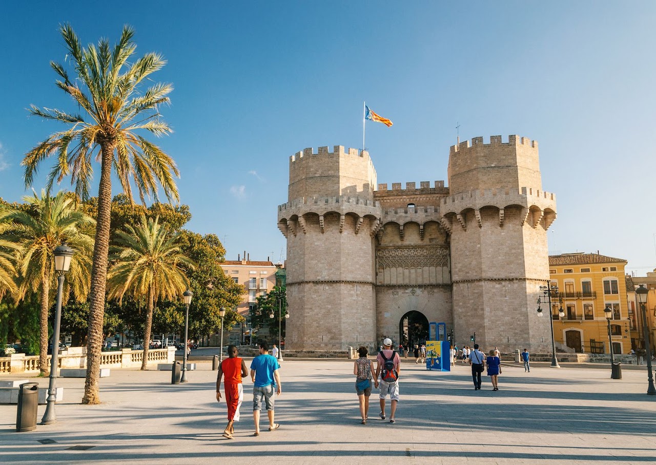 A great introduction to the best city in Spain, Valencia for first time visitors. 